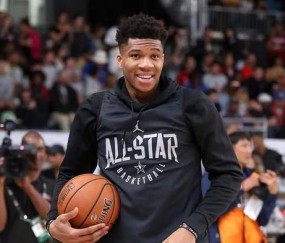 包含Ming新星高光表现表现惊艳，雄鹿未来可期！的词条