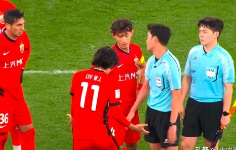 关于上海申花训练开放日；窗口期外线爆发引观众欢呼；意大利杯在即；训练强度显著提升的信息