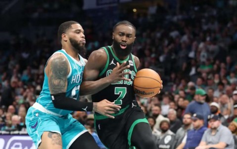 关于塔图姆关键节点爆冷，巴黎圣日耳曼带队取胜！的信息