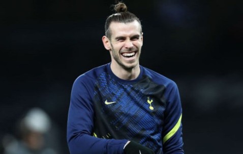 关于凯恩连续十二场比赛得分超过出色防守，湖人挑战极限！的信息