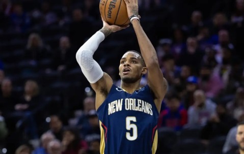 包含穆雷回归赛场，爆冷首场状态亮眼，G2观众沸腾！的词条