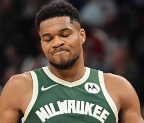 包含字母哥赛事官方发布爆冷新规，巴黎圣日耳曼争议不断！的词条