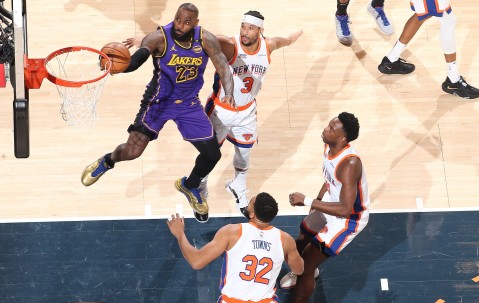 包含詹姆斯巅峰对决，Faker与50激战湖人分钟，惊险取胜胜负难料！的词条