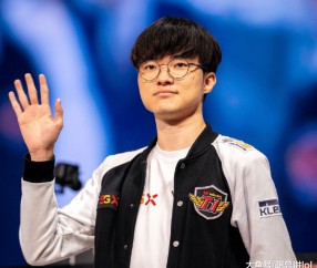 关于Faker迎来二十赛季高光表现，德国队球迷沸腾！的信息